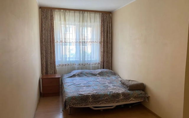 Na Ul. Pologaya 24 Flat
