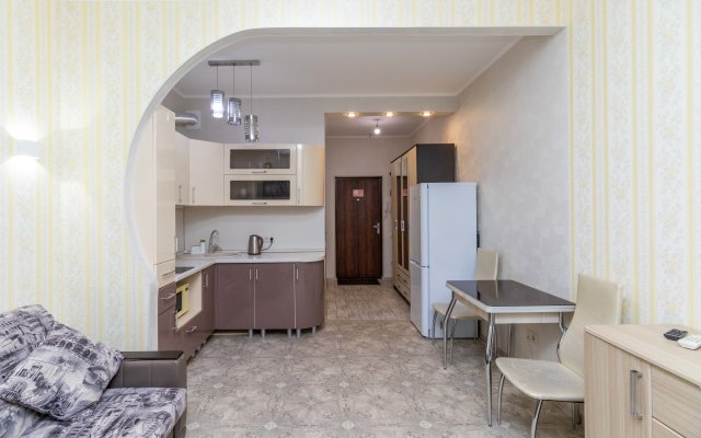 Divan-Krovat s lodzhiej Apartments