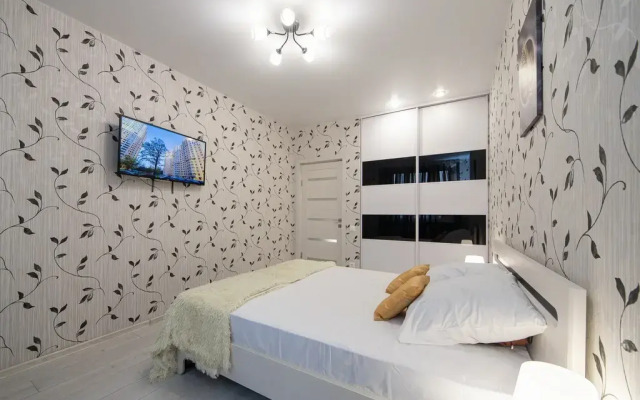 Квартира от компании Хоум Отель на Ново- Садовой 106Г