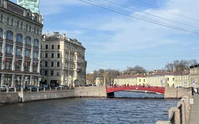 2kh Komnatnaya U Isaakievskogo Sobora Flat
