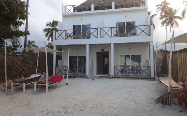 Ayla Beach House Mini-Hotel