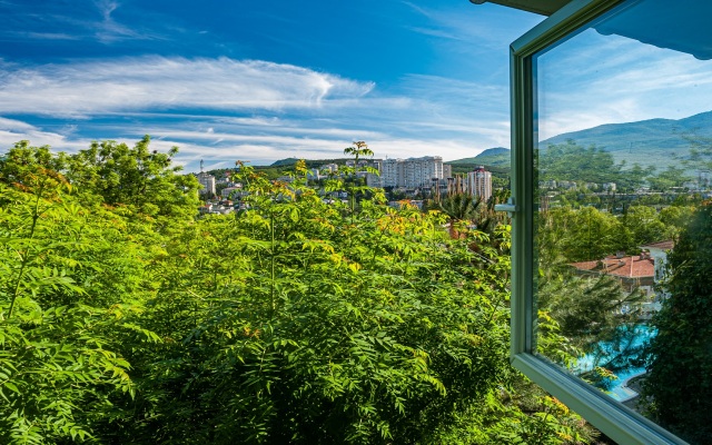 Bon Maison  Boutique Hotel