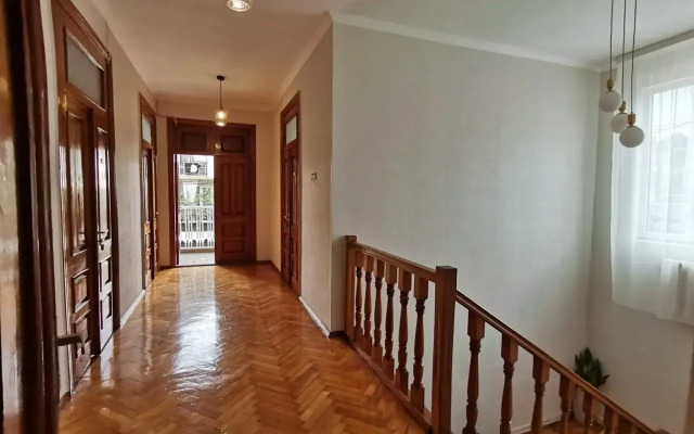 Guest house Alvard