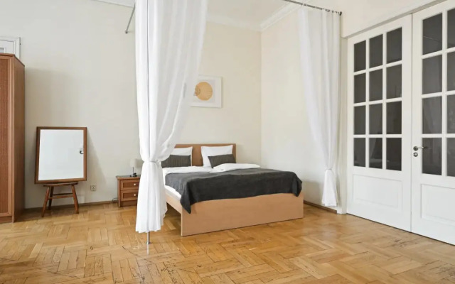1912 U Anichkova Mosta №1 Apartments