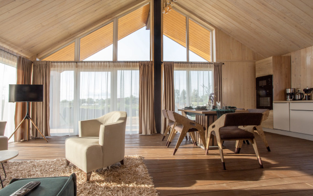 Barnhauz U Ozera Private house