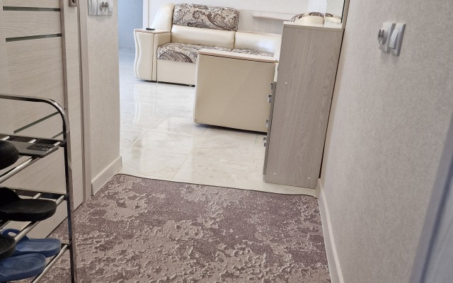 Na Avtostancii Elizovo Triple Living Quarters