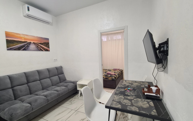Vozle Plyazha Ogonek Flat