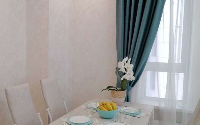 Na Bekhtereva 2B Flat