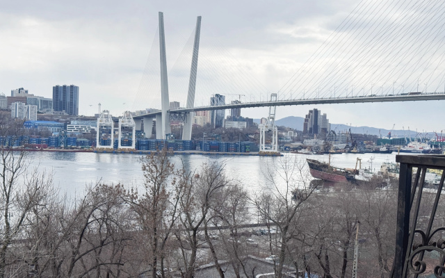 Квартира в центре с видом на мост — фото 2