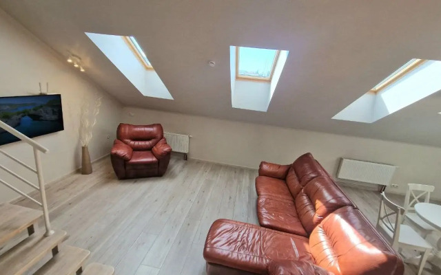 Квартира Просторная двухуровневая студия у подножия Казанского Кремля