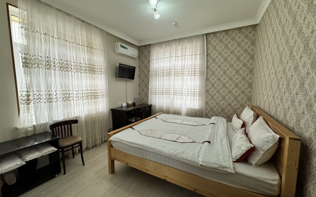 Qamar Hotel