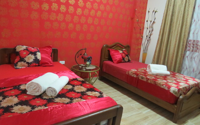 Yin Yang Ryadom S Morem RedSeaLine Apartments