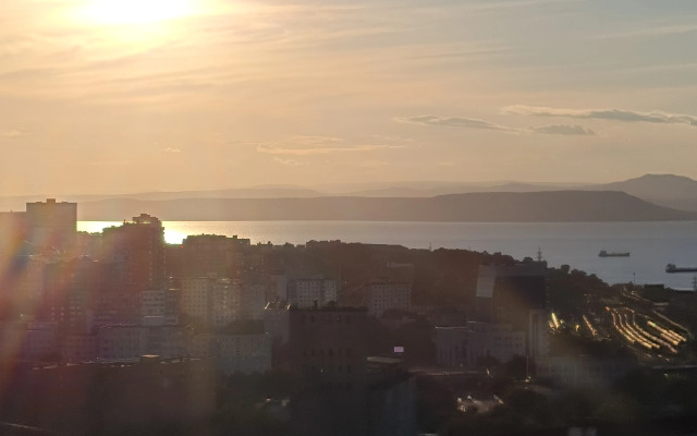 Utopayuschaya V Krasote Zaliva I Zakatnogo Solntsa Flat