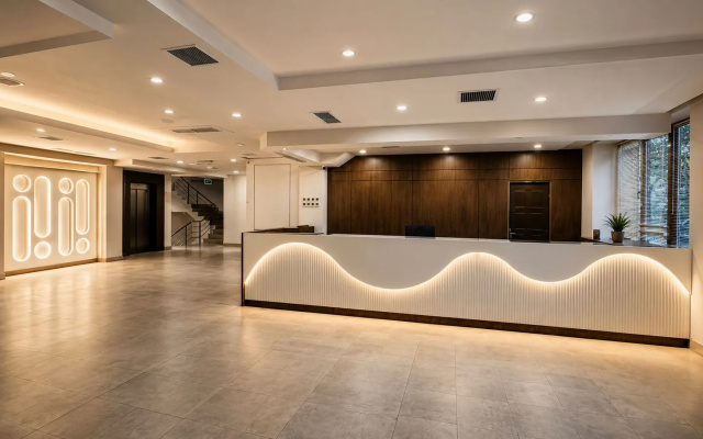 Canyon Hills Hotel - Image 2
