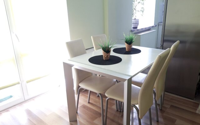Stilnaya 3-Kom Kvartira V Tsentre Apartments
