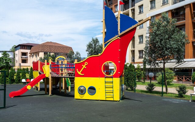Studiya u morya s balkonom. Karavella 126 Flat