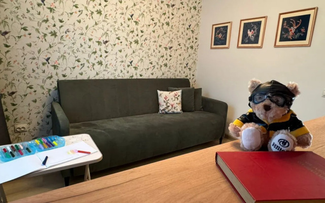 Квартира Трехкомнатная с Новым Дизайнерским Ремонтом