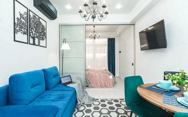 Na Chernomorskoy 6 55 Flat