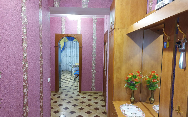 Uyutnaya Nedaleko Ot Tsentra Goroda Flat