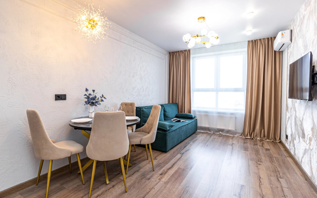 2 Nochi Na Ulitse Imeni Machugi 166b/1 Flat