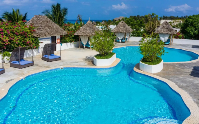 Курортный отель Canary Kendwa Beach Resort