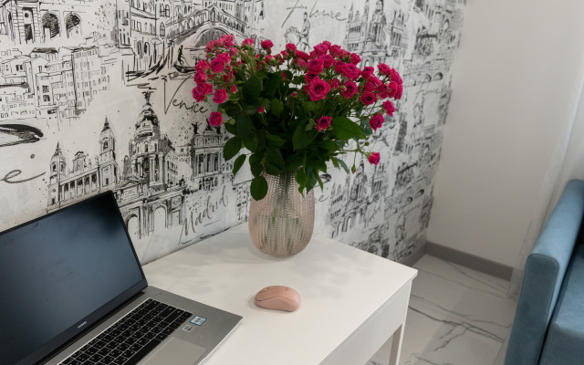 Апартаменты-студия Города 30 кв.м. с двуспальным диваном и панорамными окнами, 6 этаж