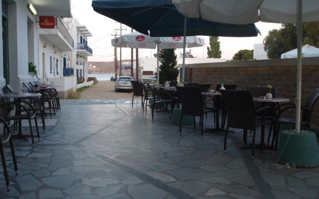 Отель Serifos Beach