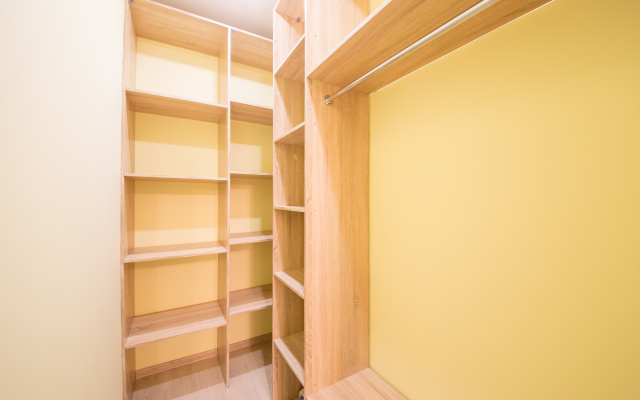 Na Kremenchugskoy 9k2 Apartments