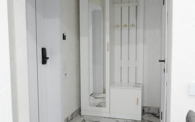 Апартаменты на Светлой 18 (306)