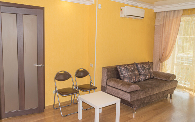 Na Prospekte Lenina 38 Apartments