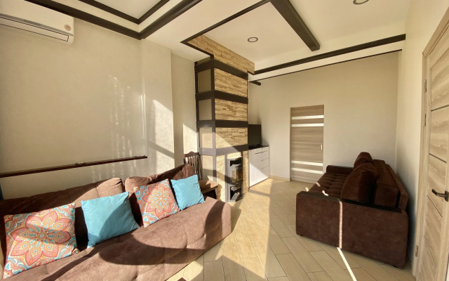 S Balkonom I Vidom Na Gory Apartment