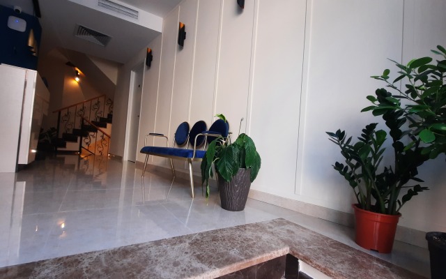 V Centre Avlabari Hotel