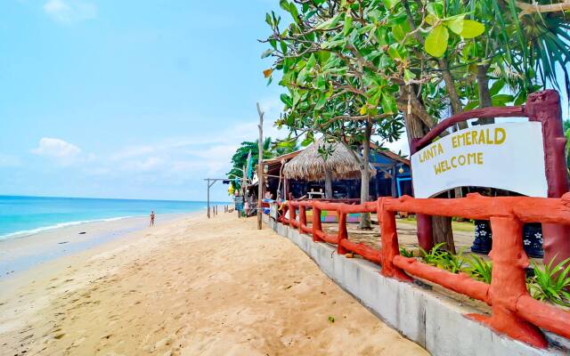 Lanta Emerald Bungalow