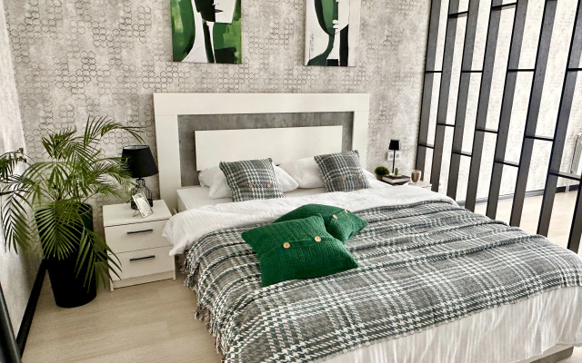 Квартира Комфорт на набережной с шикарным видом возле моста