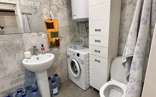 V Tsentre Sukhuma Lakoba 101 Flat