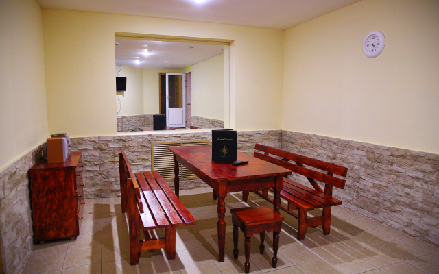 Gostinichno-Razvlekatelnyij Kompleks Kontinent Hotel