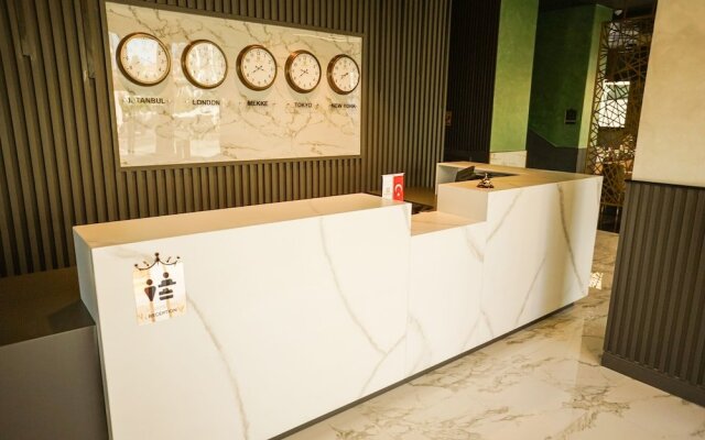 Aram Hotel