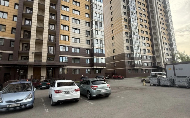S dvumya spalnyami i udobnoy parkovkoy Flat