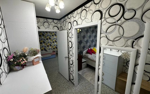 Uyutnaya Dvukhkomnatnaya 20 Minut do Tsentra Flat