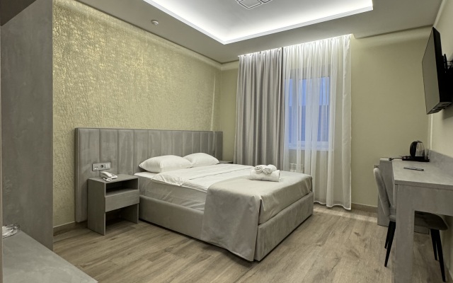 Hotel VS Hotel Hotel