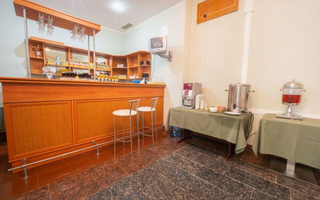 Kurortny Hotel Atelika Gorizont Sudak 2**