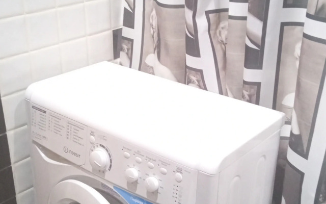 Studiya Spalnya Do 4 Chel. Trk Kosmos Priisk Flat