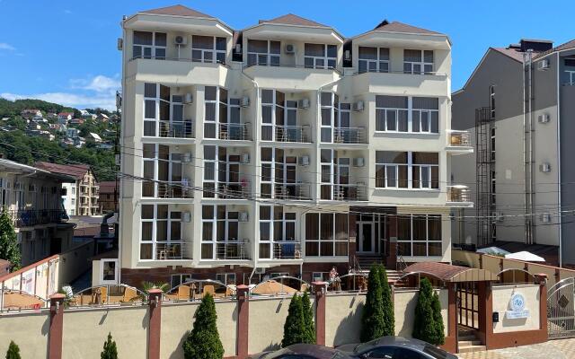 Lazurnoe Okno Hotel