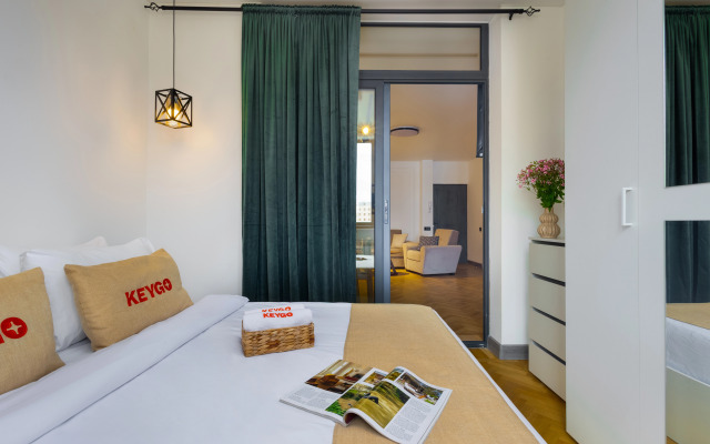 KeyGo #0149 2 Bedroom Design near Saryan Street Apartments