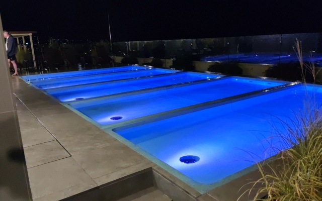 Апартаменты у Дендрария в ЖК Метрополь на самом высоком этаже, где есть бассейн