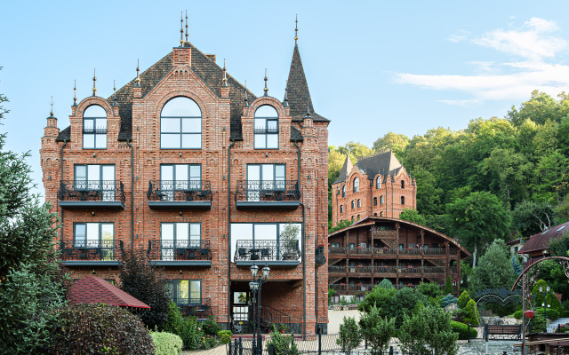 Dakhovskaya Sloboda Hotel