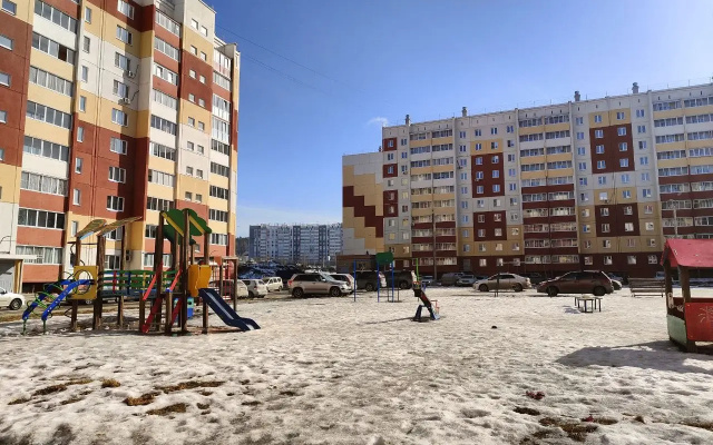 Квартира Двухкомнатная на Седова 13