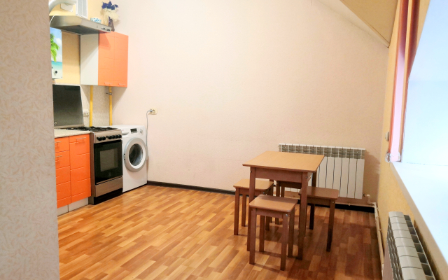 Apartamenty Ekonom Na Tulskoy 76, 2-Kh Komnatnye Flat