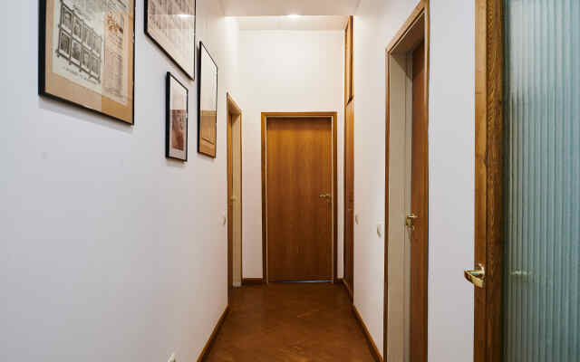 Gm U Patriarshikh Prudov Apartments