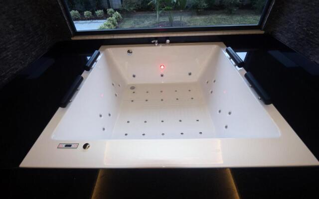 Best Home 26 Cleopatra Legacy No 8 Apartments